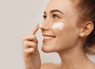 Creme viso: l’importanza della gestualità